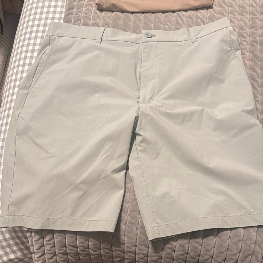 Men's Gray Shorts